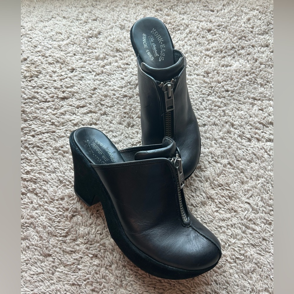 Kork-Ease Platform Mule Clogs ( size 10)